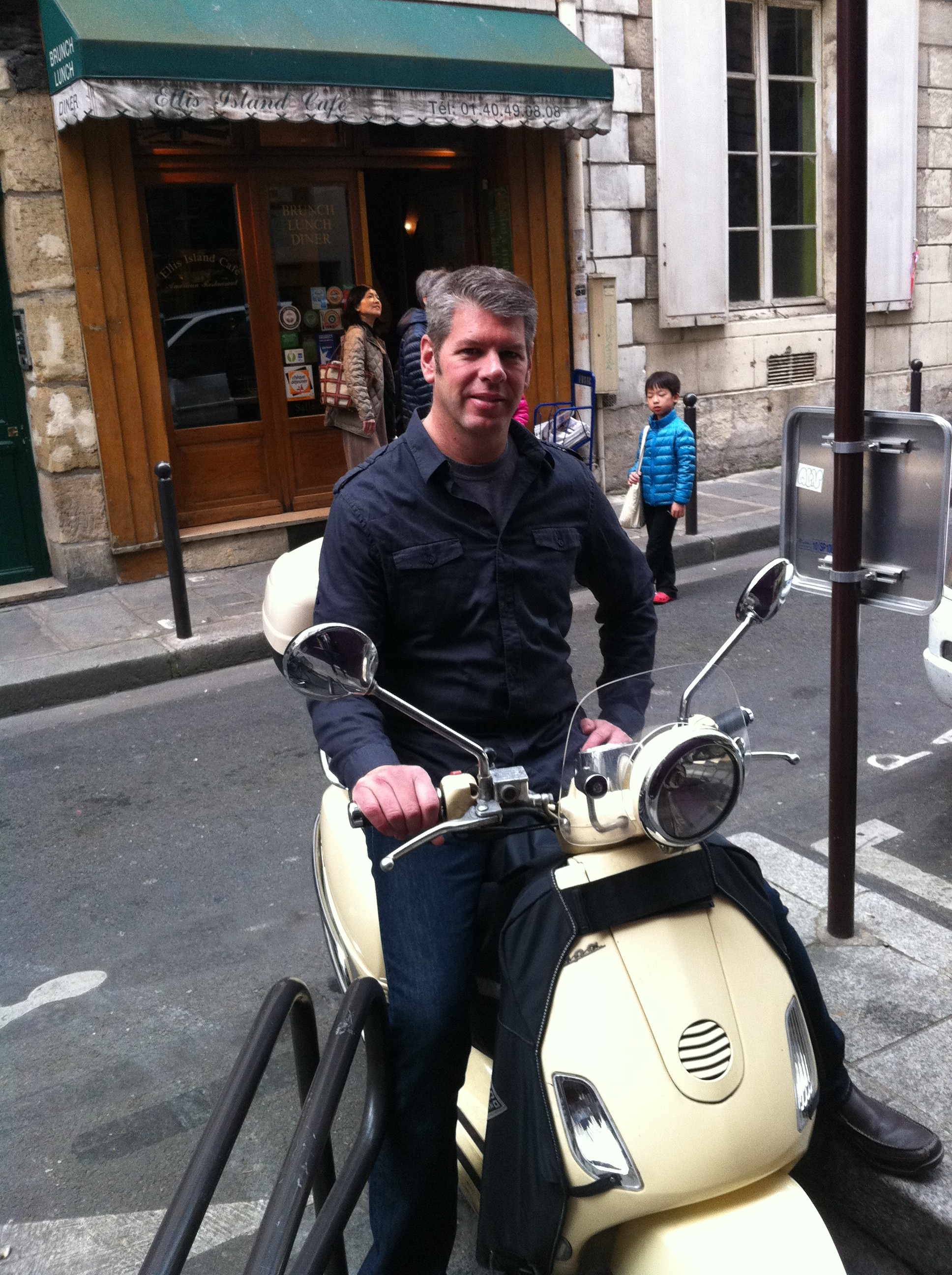 William rent a scooter in Paris - picture of the street Paris france